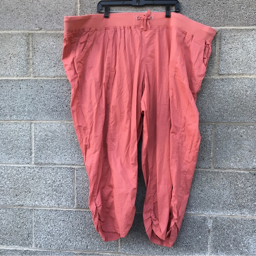 NWT Torrid Rust Ruched Poplin Crop Pants Womens Pull On Stretch Sz 28